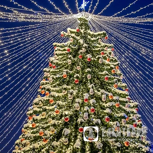 Царская световая искусственная уличная елка высотой 10 метров